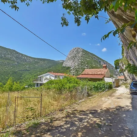 Vakantiehuis House Hidden Oasis Omiš