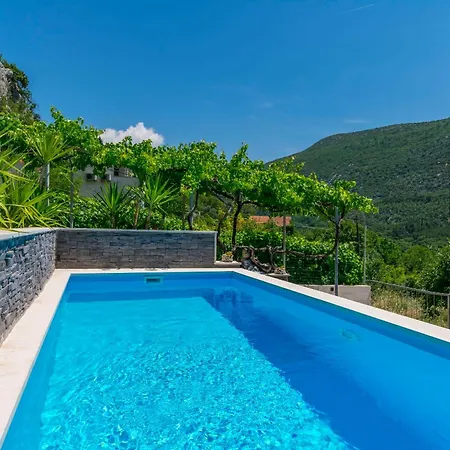 بيت للعطل House Hidden Oasis *