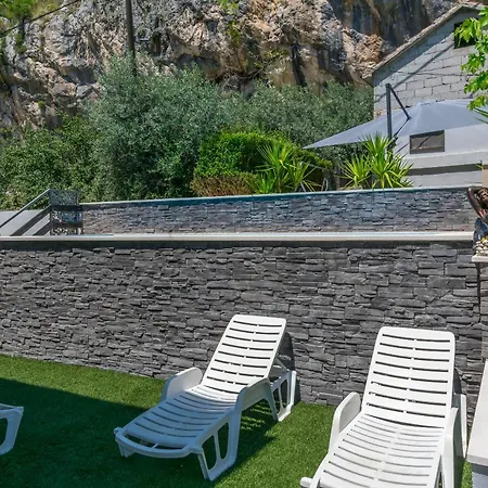 House Hidden Oasis *